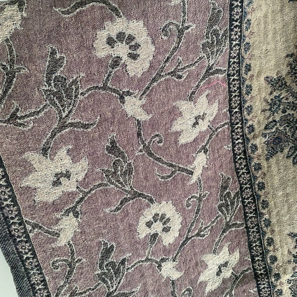 Art‎ to wear Embroidered Pashmina Wool Ruana One size in Mountain Ash - Picture 7 of 8